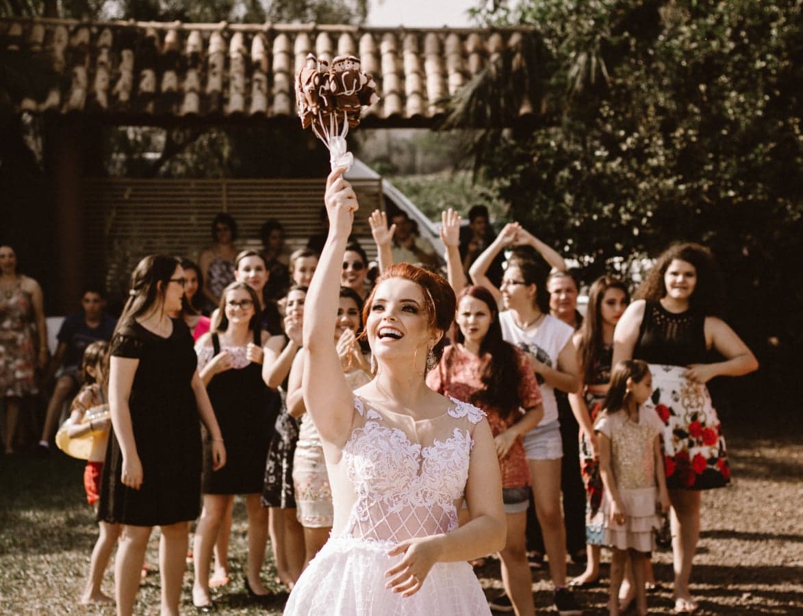 bridal hair stylist