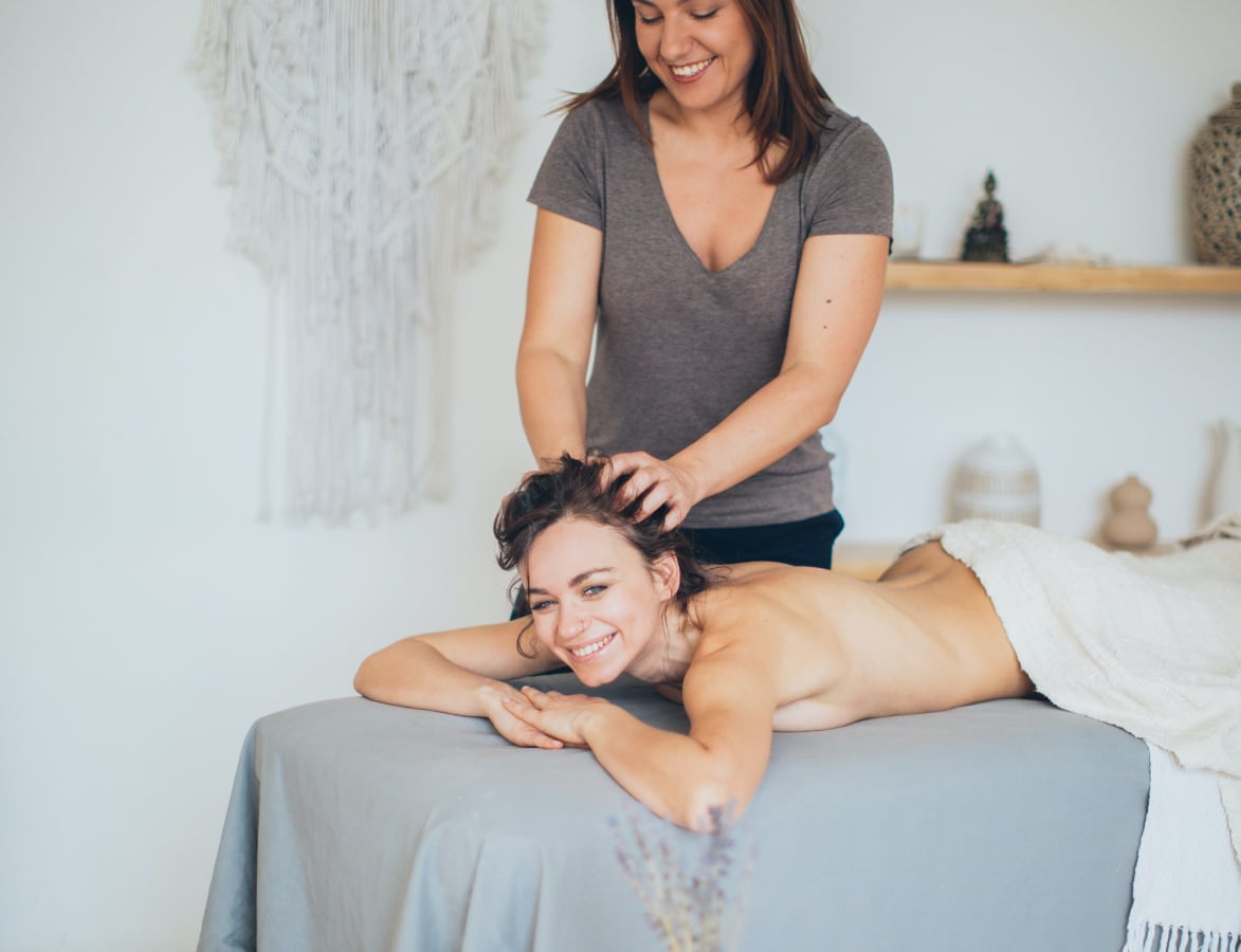 home massage therapist