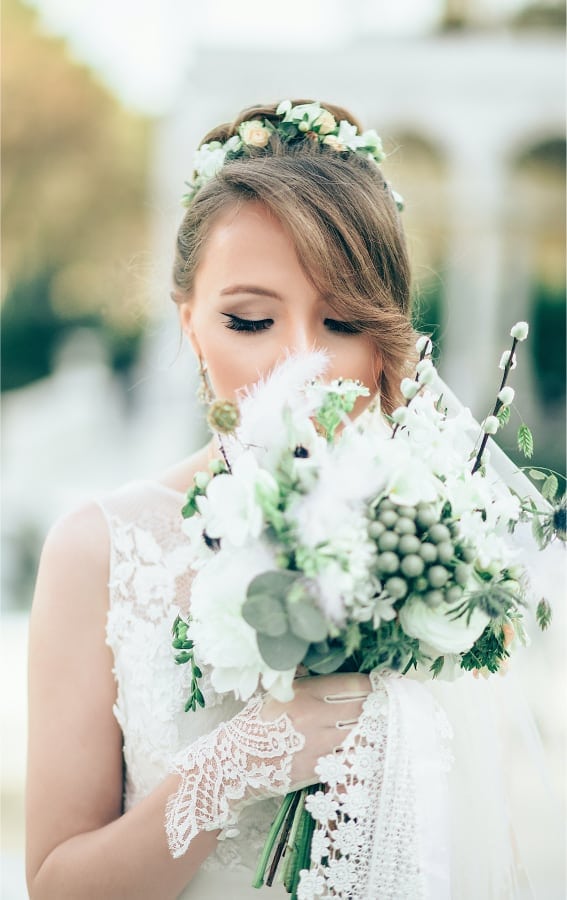 wedding makeup and eyelashes